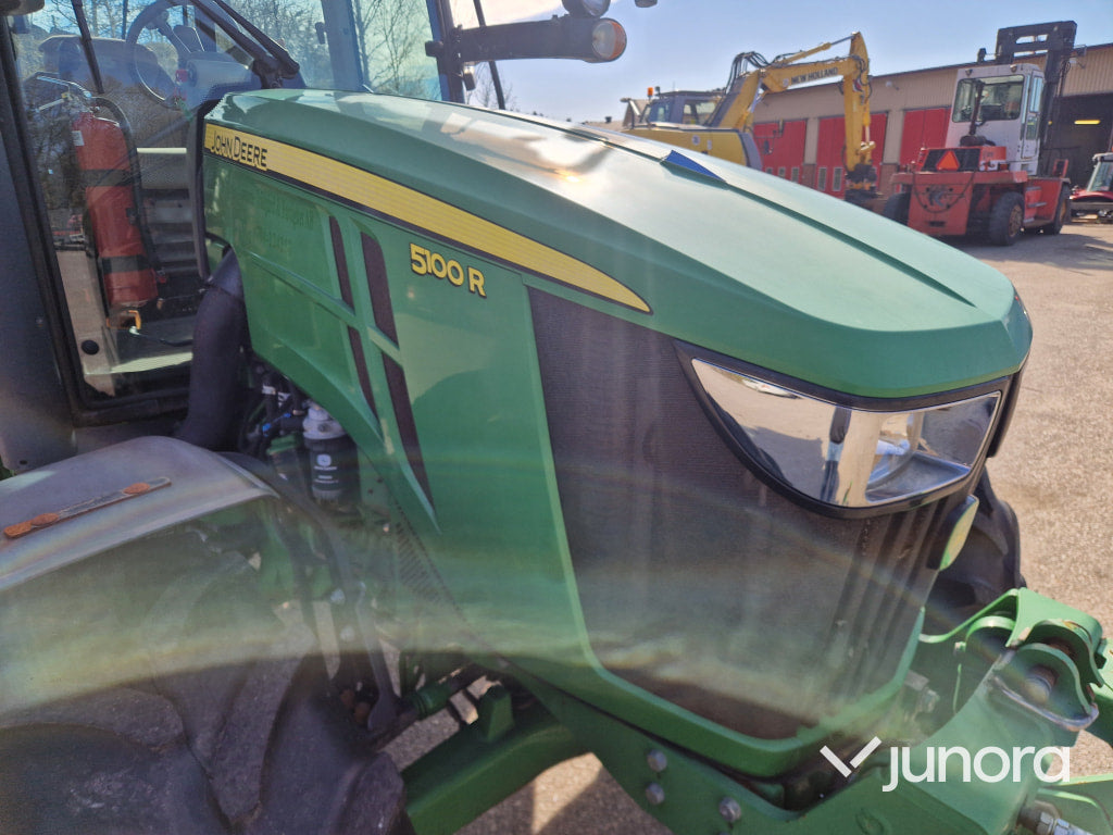 Traktor - John Deere, 5100R
