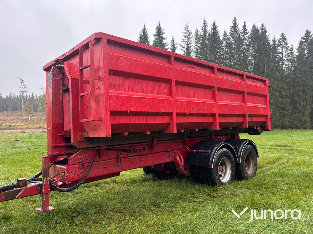 Lastväxlare - Scania med flak 22m3