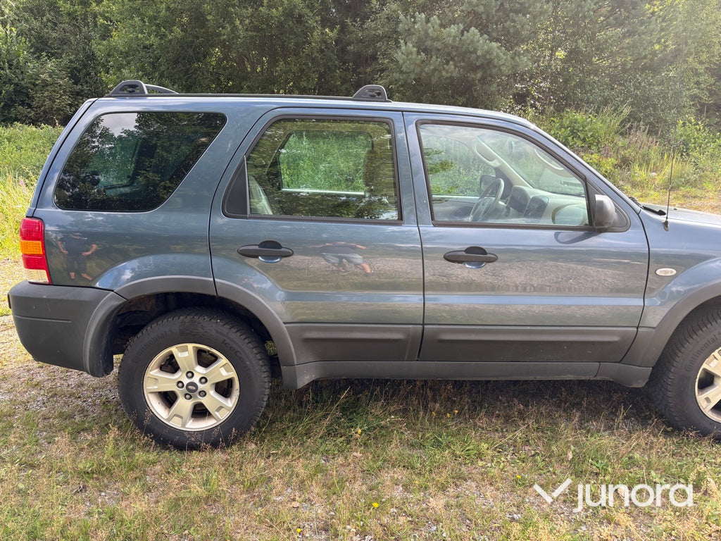 Personbil - Ford, Maverick 3.0 V6