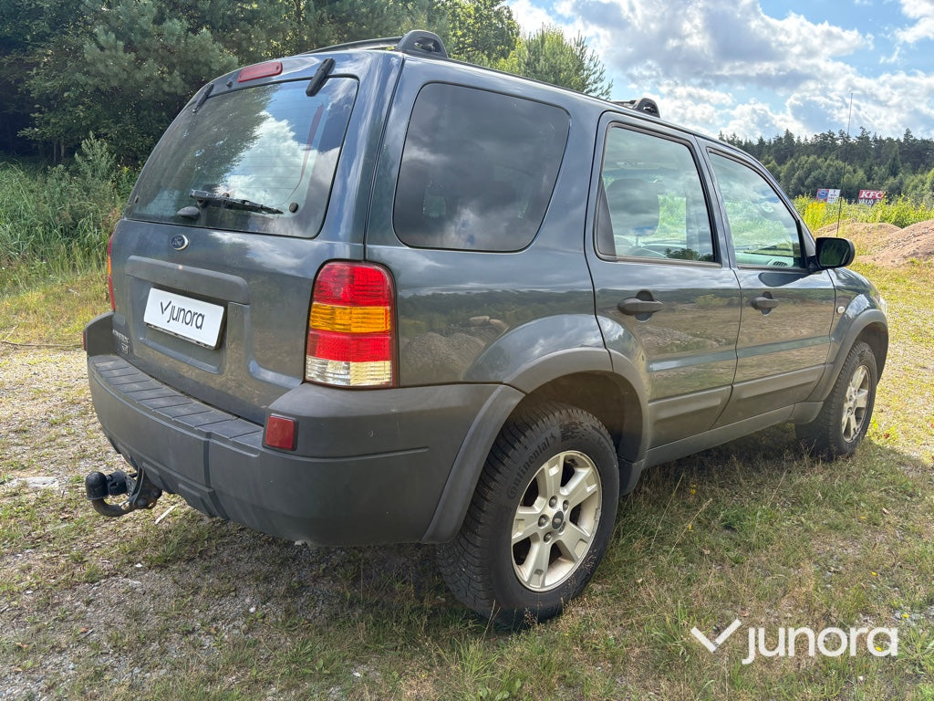 Personbil - Ford, Maverick 3.0 V6