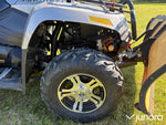 Arctic Cat 550S ATV med plogblad och vinsch