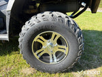Arctic Cat 550S ATV med plogblad och vinsch