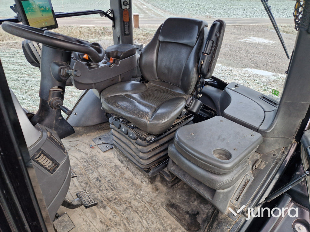 Traktor - Challenger, MT775E
