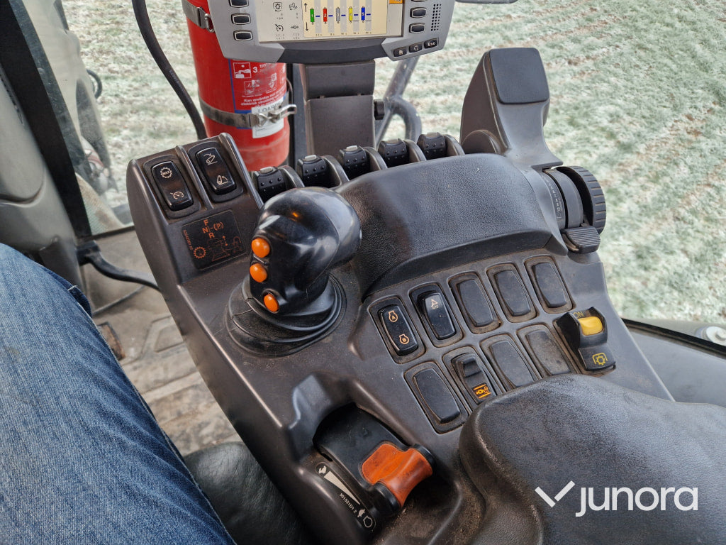 Traktor - Challenger, MT775E