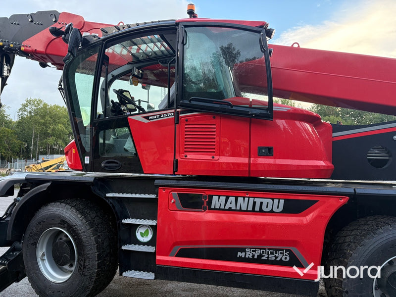 Teleskoplastare Manitou MRT 2570 inkl. tillbehör