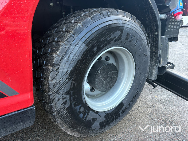 Teleskoplastare Manitou MRT 2570 inkl. tillbehör