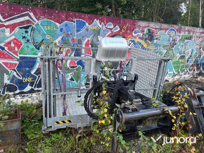 Teleskoplastare Manitou MRT 2570 inkl. tillbehör
