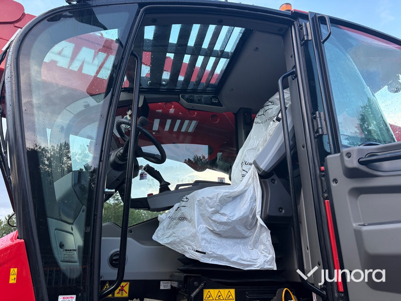 Teleskoplastare Manitou MRT 2570 inkl. tillbehör