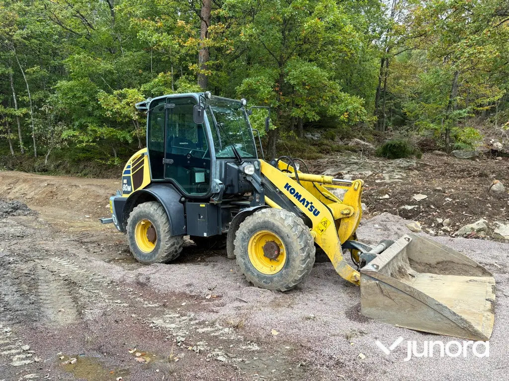 Hjullastare Komatsu WA80M-7 med 4 redskap