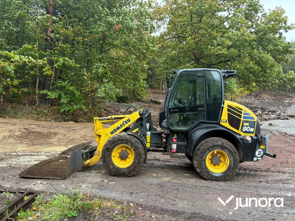 Hjullastare Komatsu WA80M-7 med 4 redskap