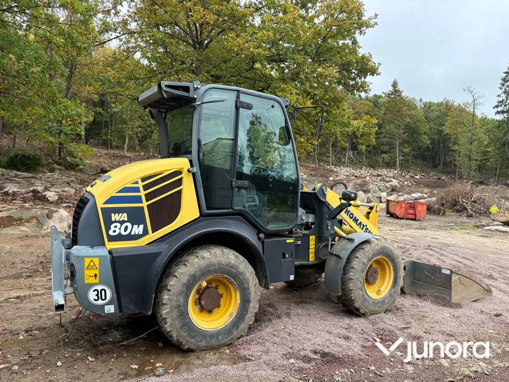 Hjullastare Komatsu WA80M-7 med 4 redskap