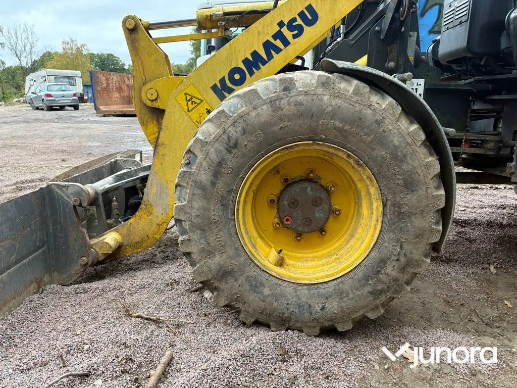 Hjullastare Komatsu WA80M-7 med 4 redskap