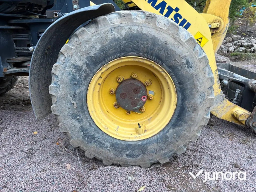 Hjullastare Komatsu WA80M-7 med 4 redskap