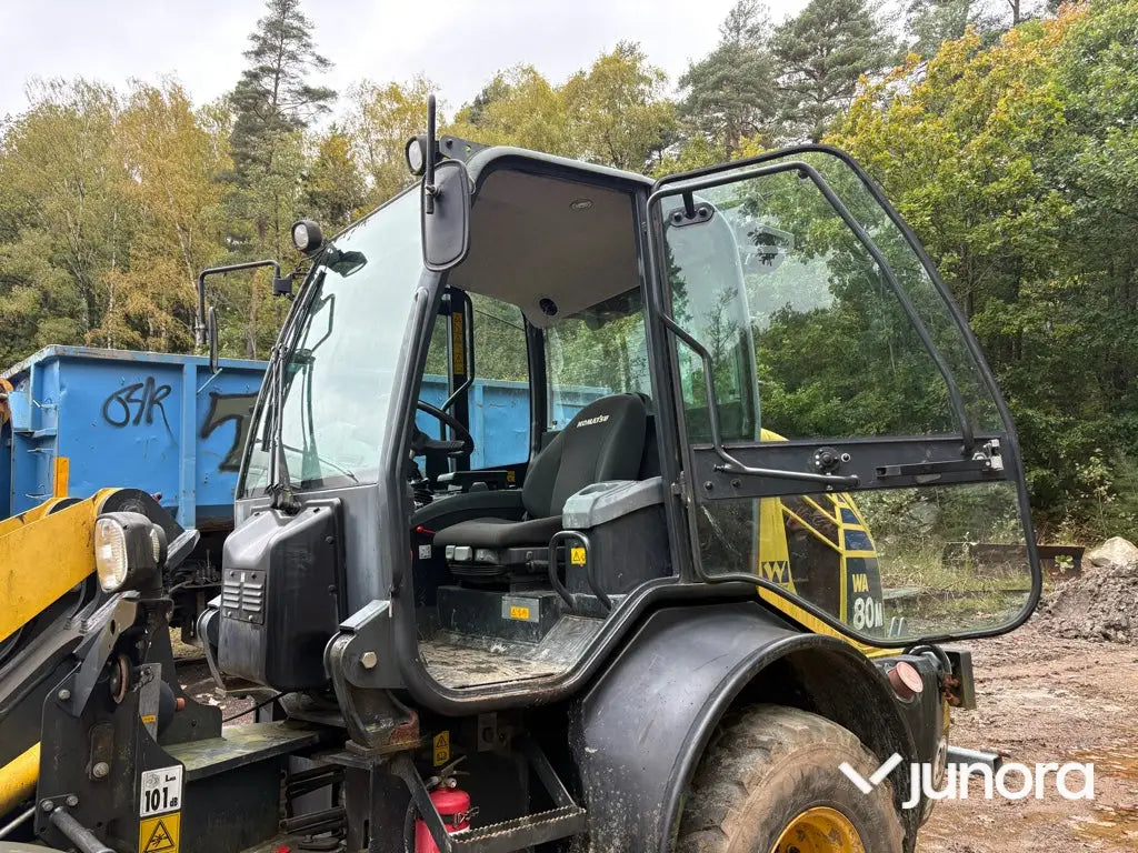 Hjullastare Komatsu WA80M-7 med 4 redskap