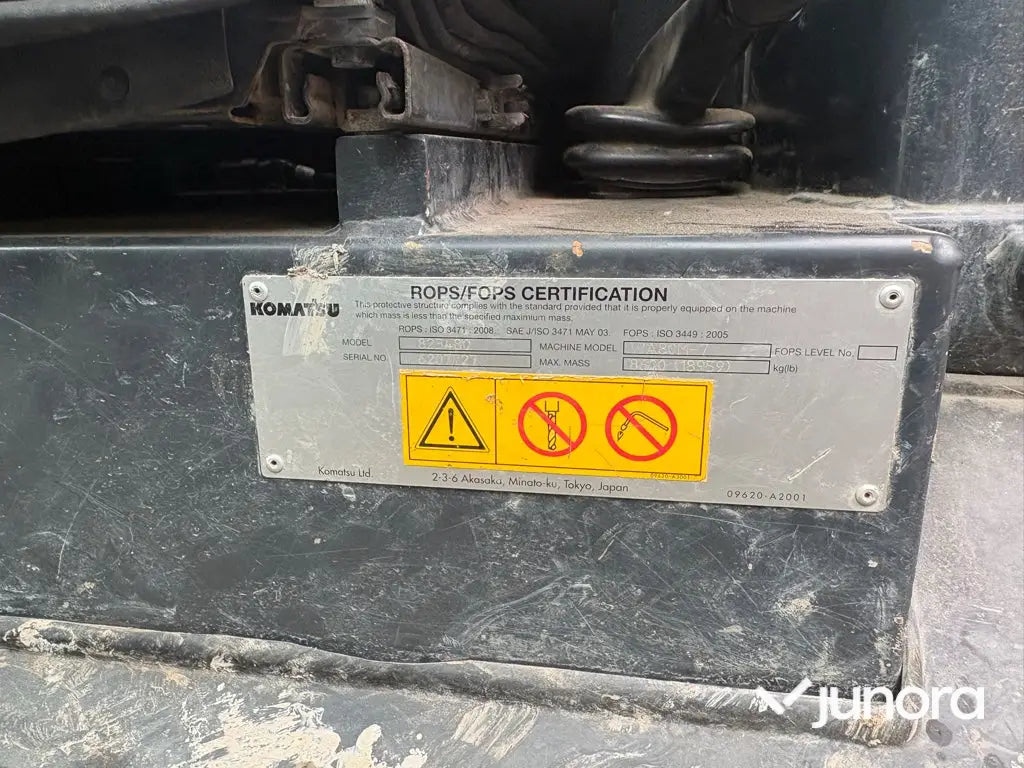 Hjullastare Komatsu WA80M-7 med 4 redskap
