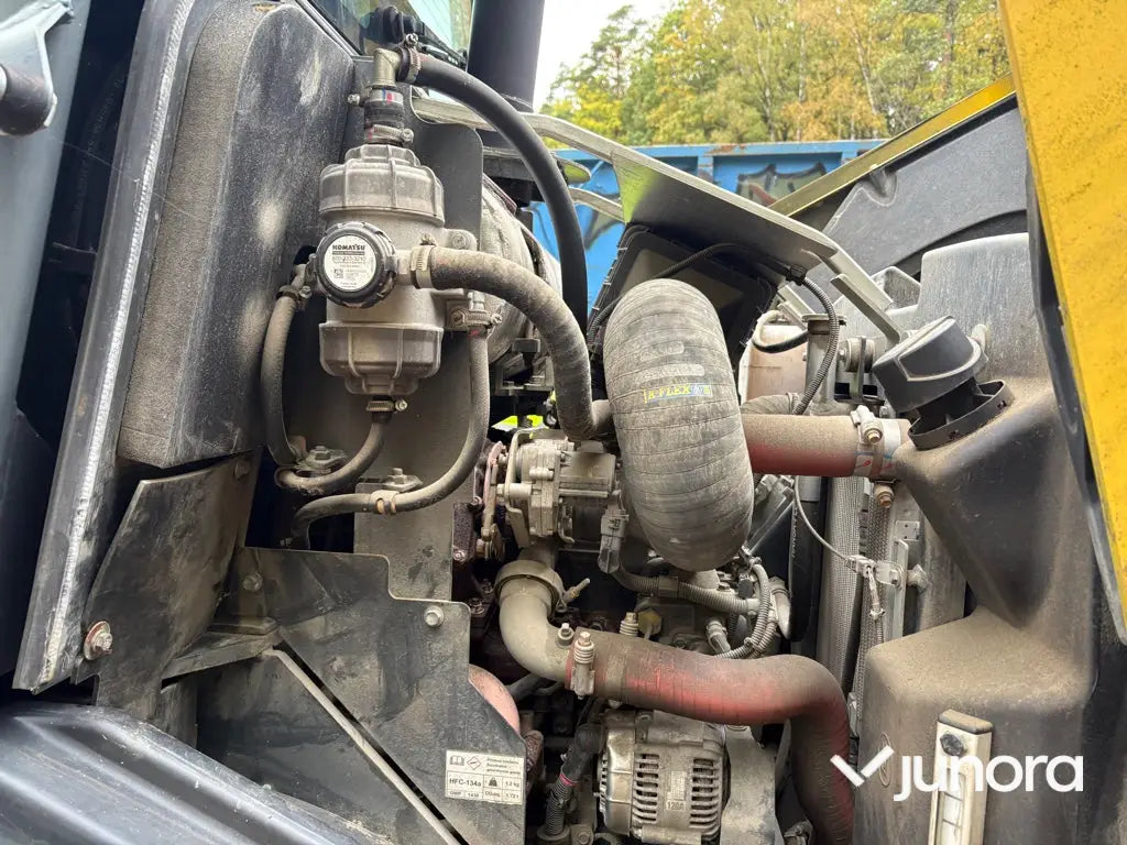 Hjullastare Komatsu WA80M-7 med 4 redskap