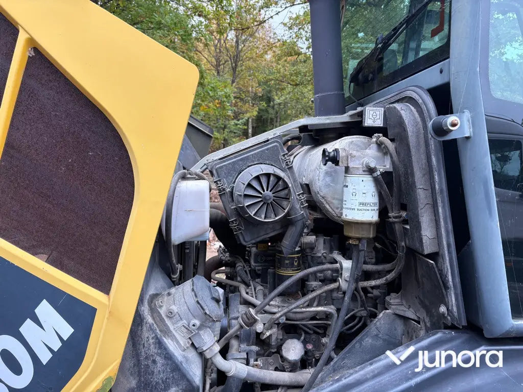 Hjullastare Komatsu WA80M-7 med 4 redskap