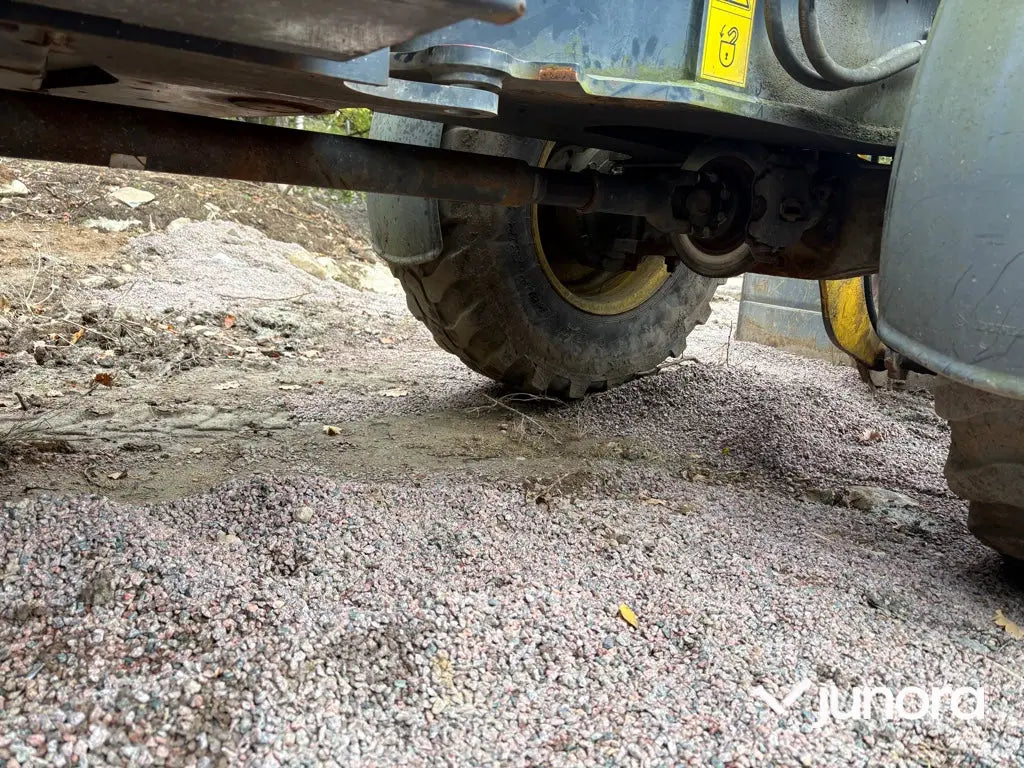 Hjullastare Komatsu WA80M-7 med 4 redskap