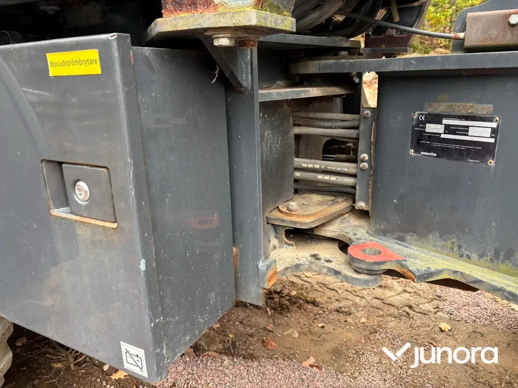 Hjullastare Komatsu WA80M-7 med 4 redskap