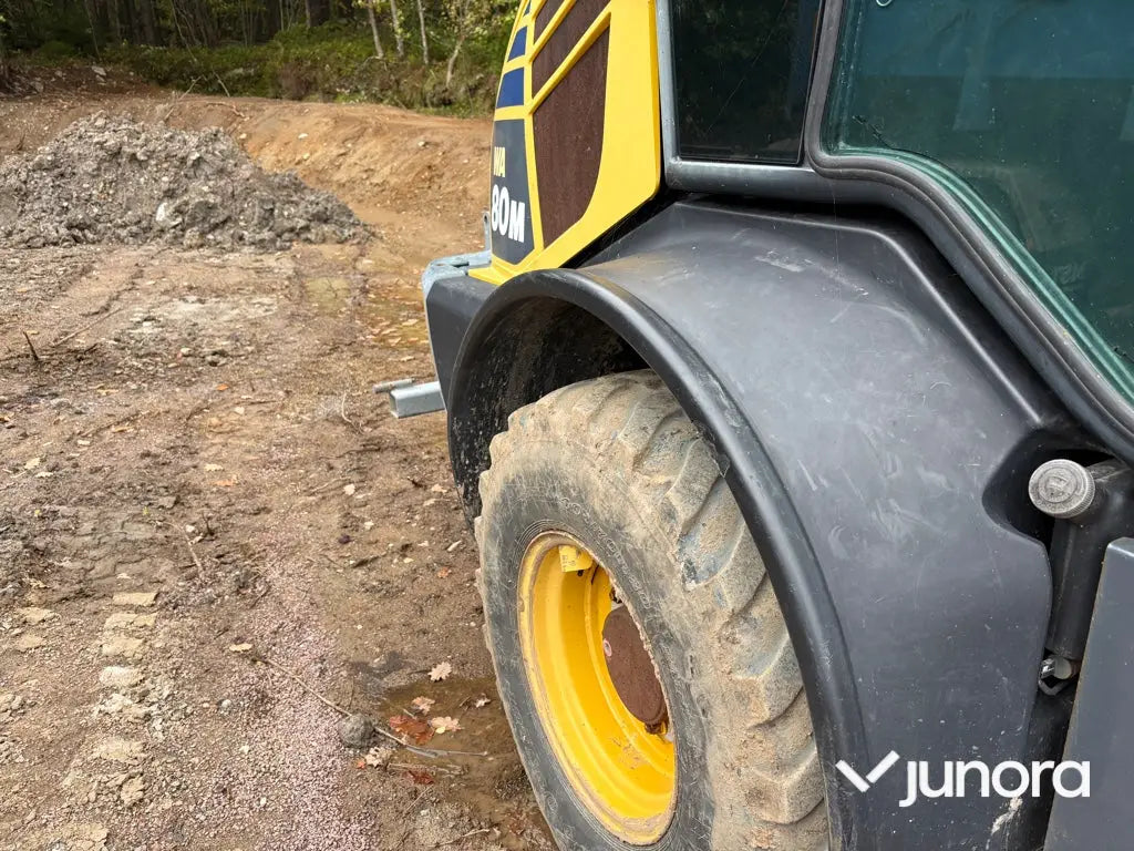 Hjullastare Komatsu WA80M-7 med 4 redskap