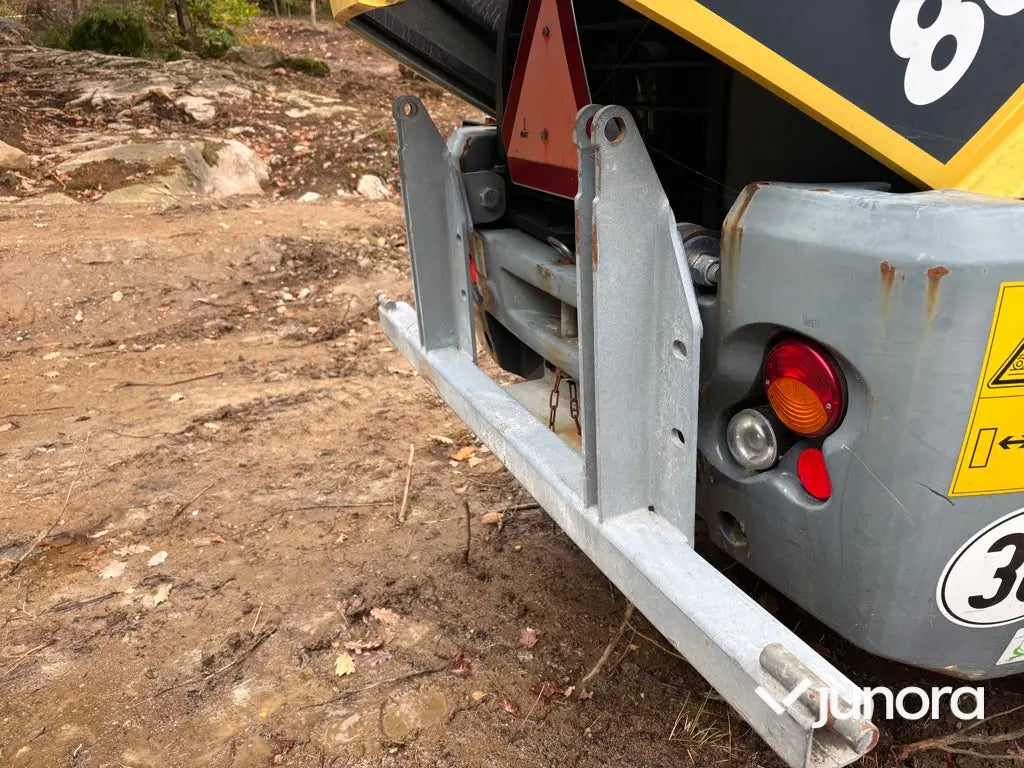 Hjullastare Komatsu WA80M-7 med 4 redskap