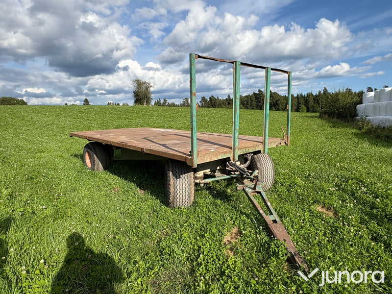 Balvagn med sidotipp