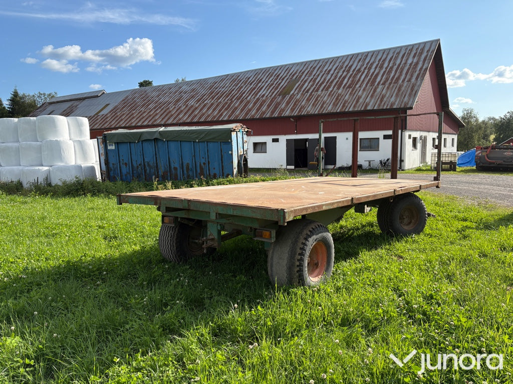 Balvagn med sidotipp