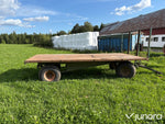 Balvagn med sidotipp
