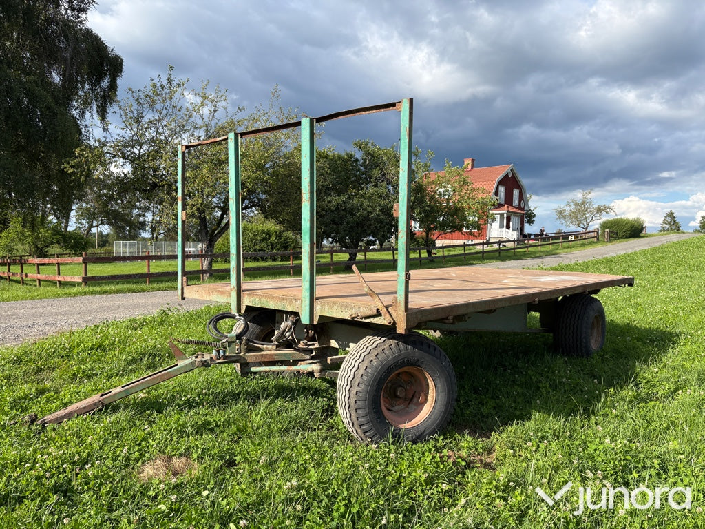 Balvagn med sidotipp