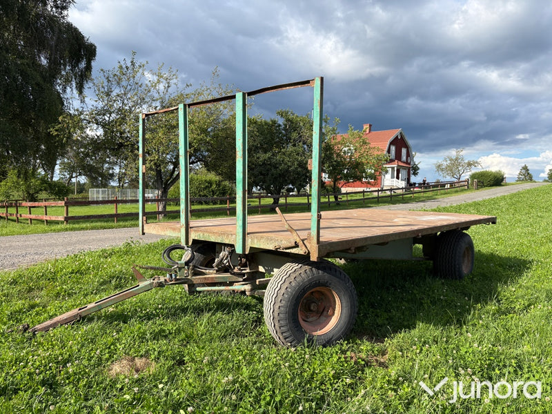 Balvagn med sidotipp
