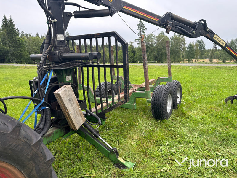 Volvo Bm 430 med farma skogsvagn