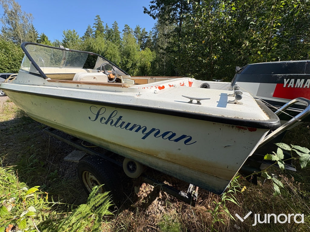Flipper 450 med Yamaha 40 HK motor