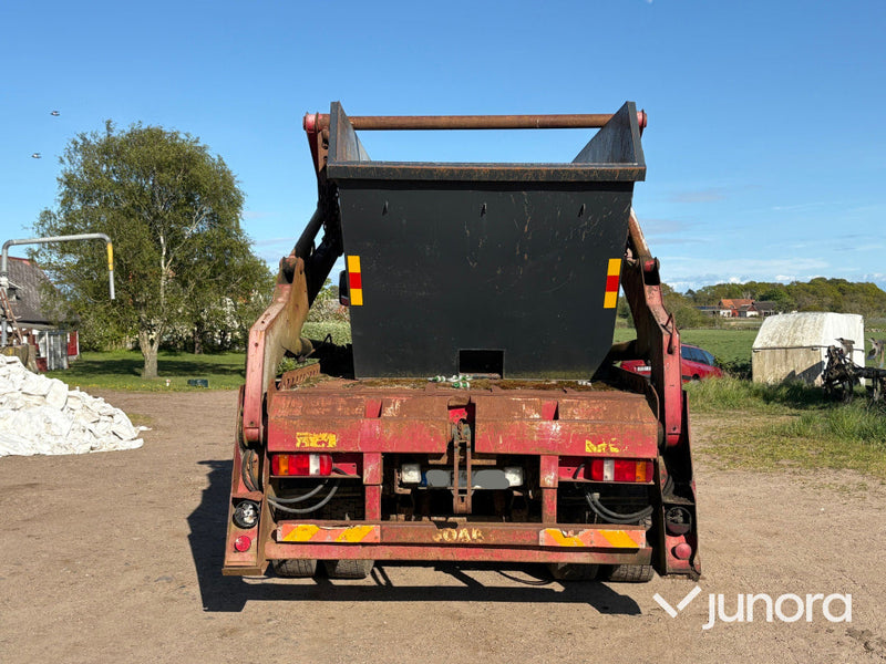Scania liftdumper flak med container
