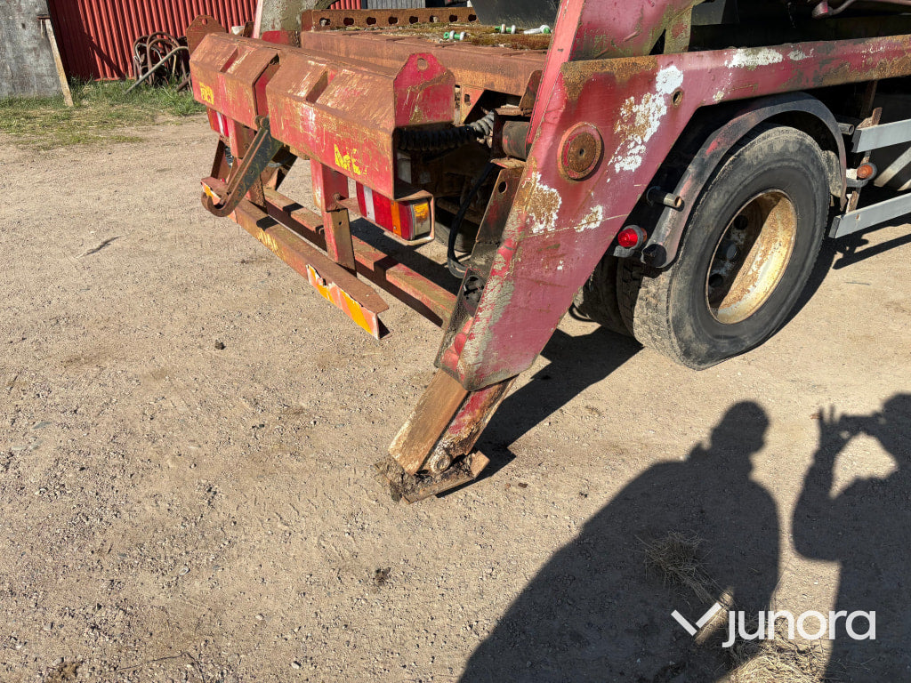 Scania liftdumper flak med container