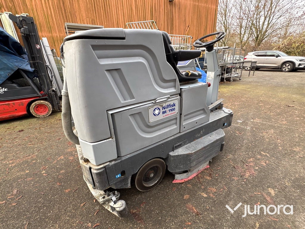 Åkbar sop- och skurmaskin – Nilfisk Advance BR 1100C (36 V)