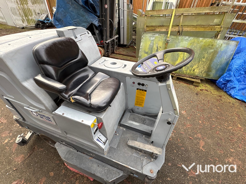 Åkbar sop- och skurmaskin – Nilfisk Advance BR 1100C (36 V)