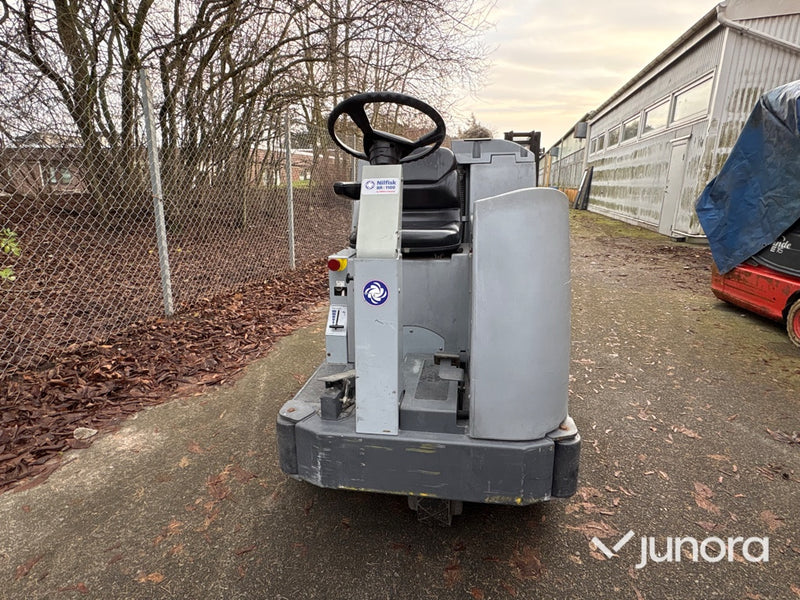 Åkbar sop- och skurmaskin – Nilfisk Advance BR 1100C (36 V)