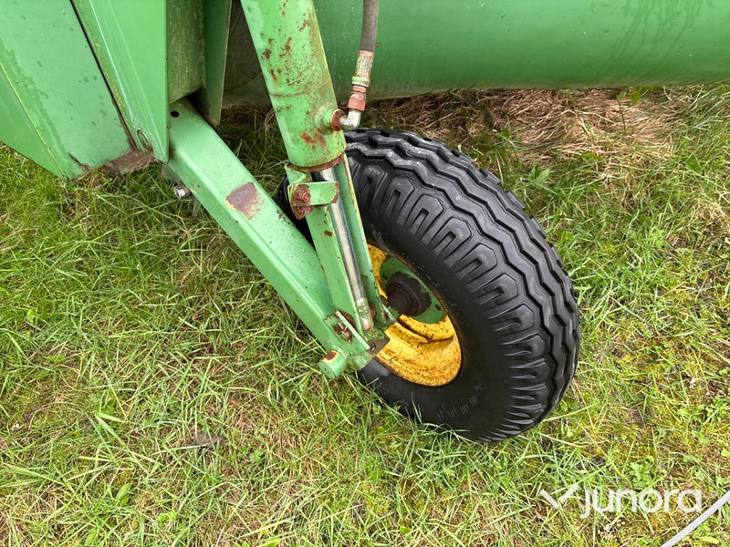 Slåtterkross - John Deere, 1320