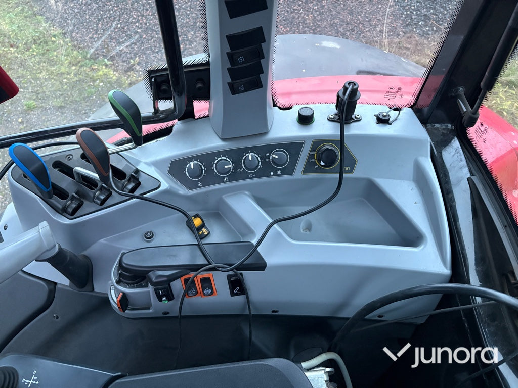 Traktor - Valtra A114