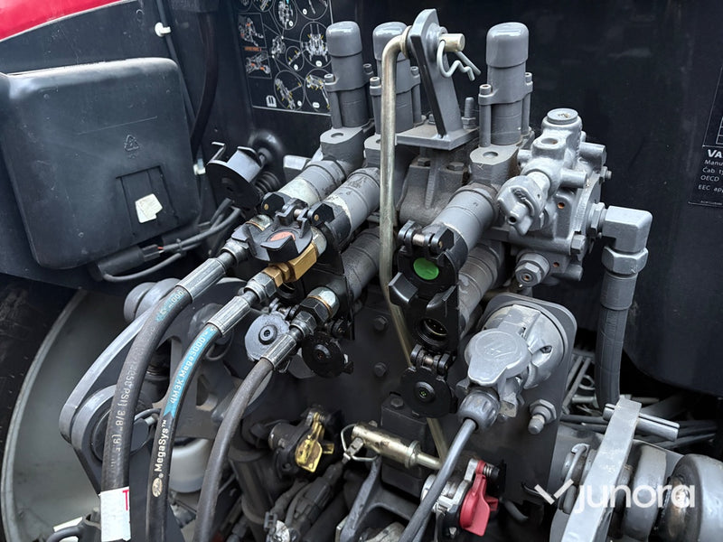 Traktor - Valtra A114