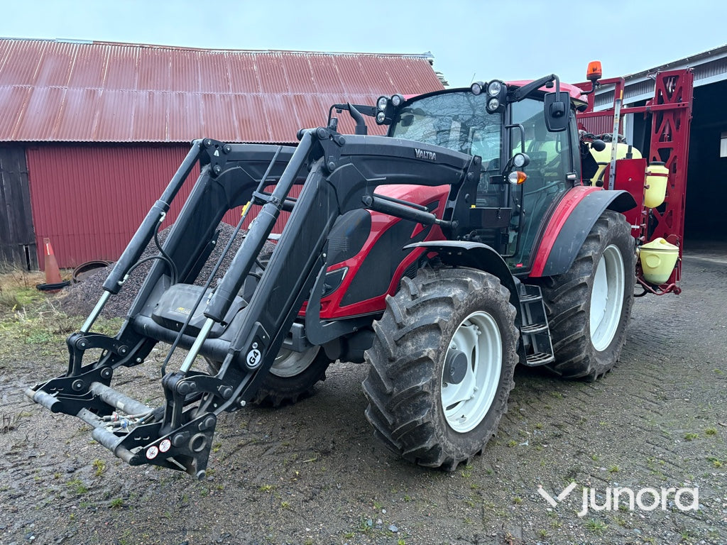 Traktor - Valtra A114