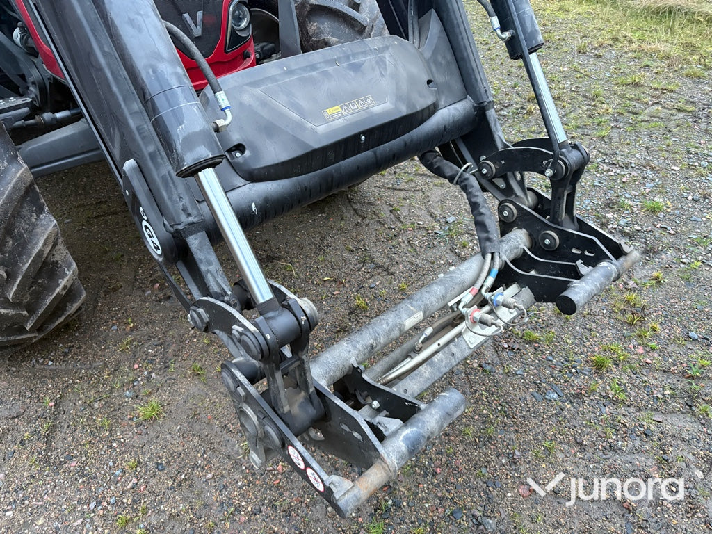 Traktor - Valtra A114