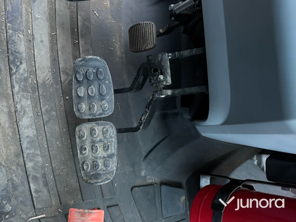 Traktor - Valtra A114