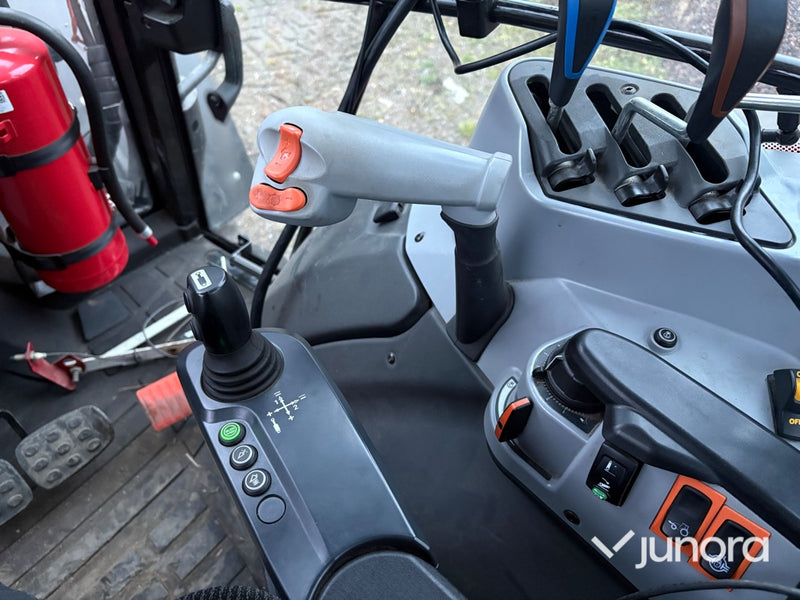 Traktor - Valtra A114