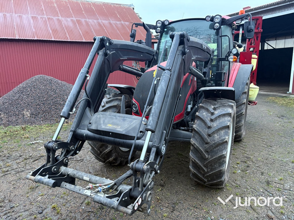 Traktor - Valtra A114