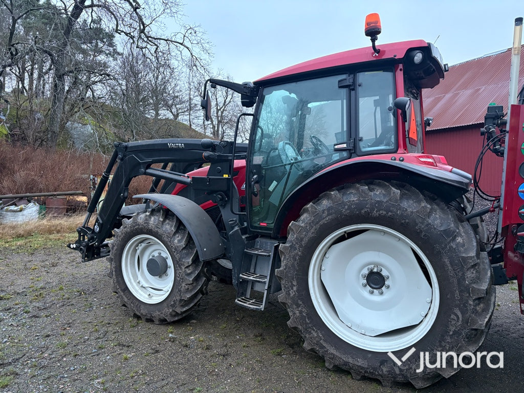 Traktor - Valtra A114