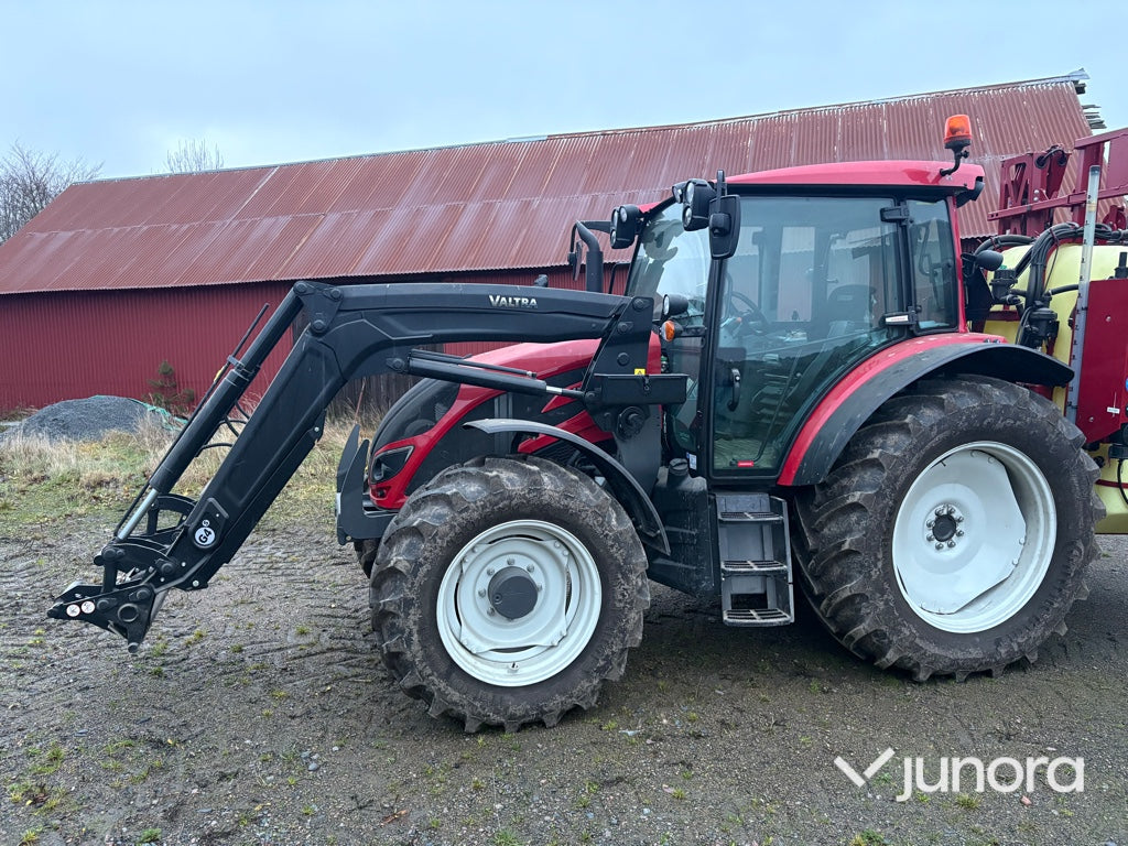 Traktor - Valtra A114