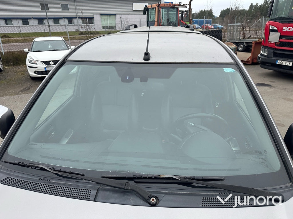Lätt lastbil - Mitsubishi L200