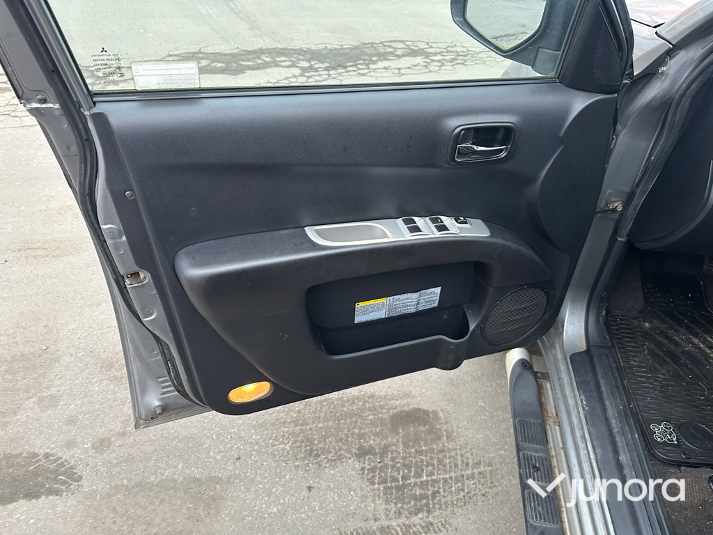 Lätt lastbil - Mitsubishi L200