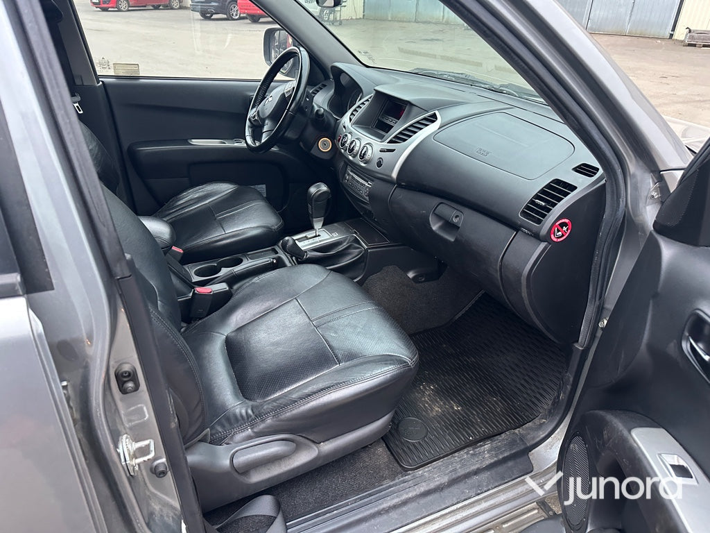 Lätt lastbil - Mitsubishi L200